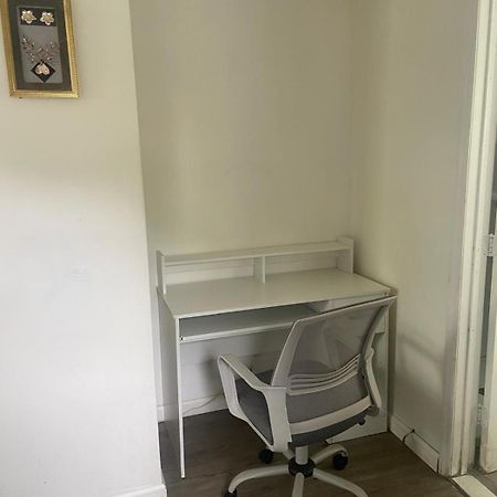 Cozy Room With Private Bathroom Nova York Exterior foto